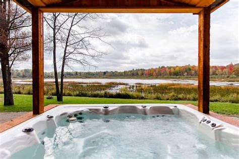 romantic getaways in upper peninsula michigan.